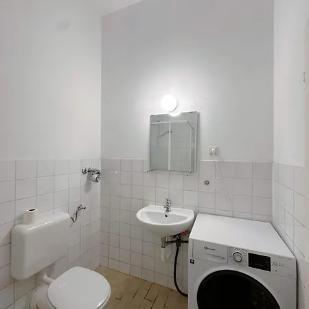 Apartment In Shared In Berlin-kreuzberg