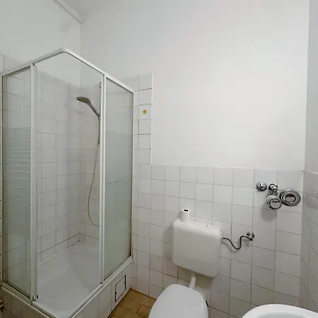 In Shared In Berlin-kreuzberg Apartment *