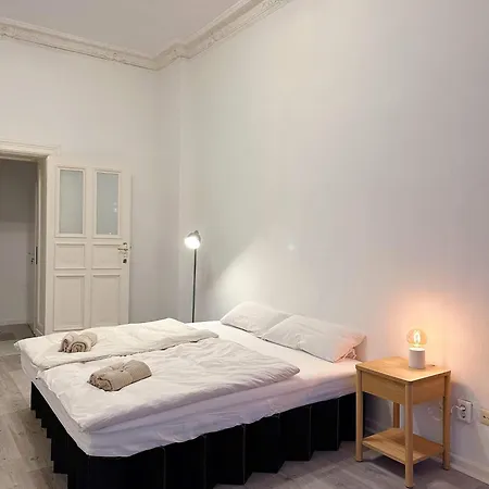 In Shared In Berlin-kreuzberg Apartment *