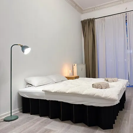 In Shared In Berlin-kreuzberg Apartment